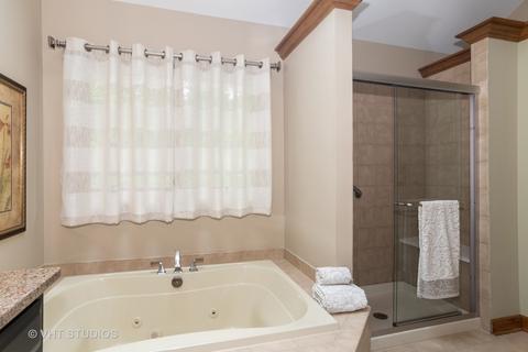 1210 Midwest Ln, Wheaton, IL 60189 photo 23