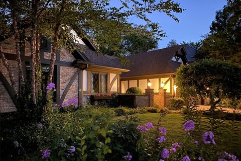 1210 Midwest Ln, Wheaton, IL 60189 photo 4