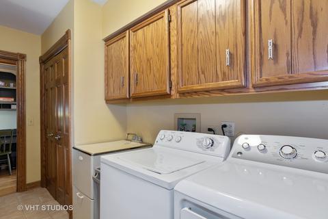 1210 Midwest Ln, Wheaton, IL 60189 photo 36