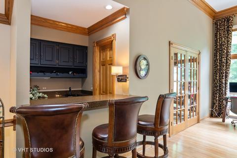 1210 Midwest Ln, Wheaton, IL 60189 photo 11