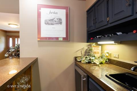 1210 Midwest Ln, Wheaton, IL 60189 photo 10