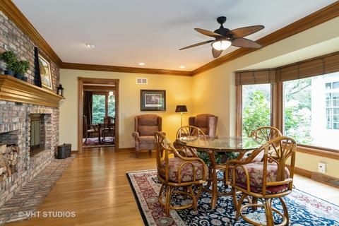 1210 Midwest Ln, Wheaton, IL 60189 photo 17