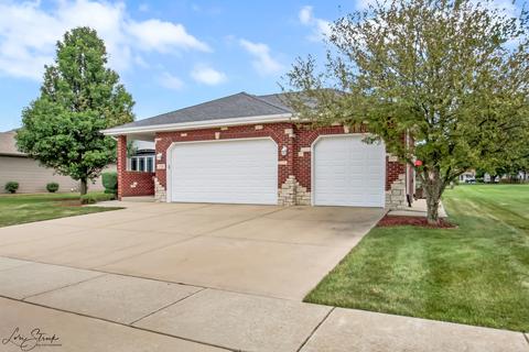 1316 Eagle Bluff Dr, Bourbonnais, IL 60914 photo 3