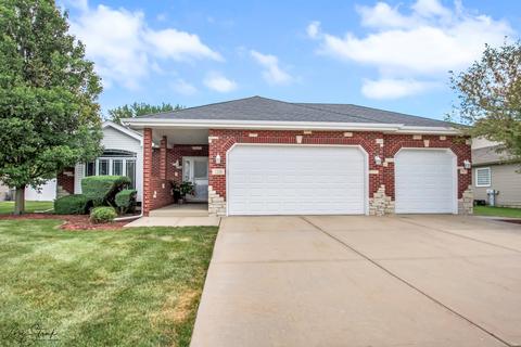 1316 Eagle Bluff Dr, Bourbonnais, IL 60914 photo 2