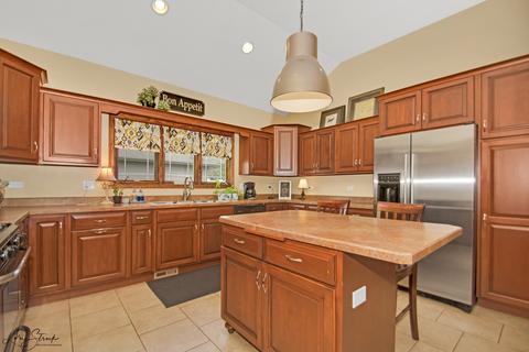 1316 Eagle Bluff Dr, Bourbonnais, IL 60914 photo 7