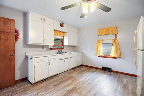 1450 S 5th Ave, Kankakee, IL 60901 photo 4