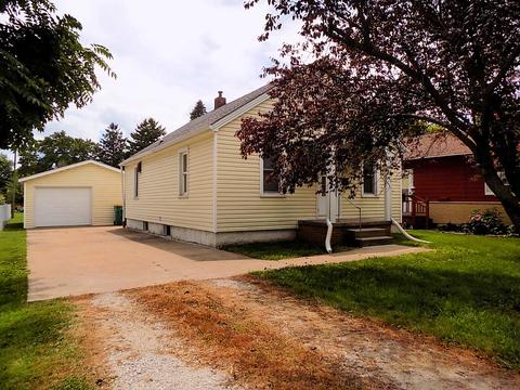 413 E 12th St, Streator, IL 61364 photo 2