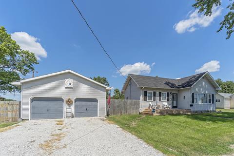 210 Scott St, Chenoa, IL 61726 photo 2