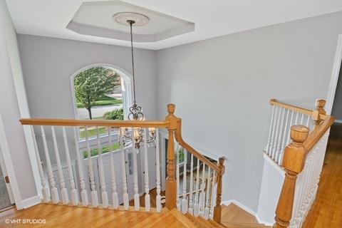 3344 White Eagle Dr, Naperville, IL 60564 photo 2
