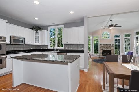 3344 White Eagle Dr, Naperville, IL 60564 photo 4
