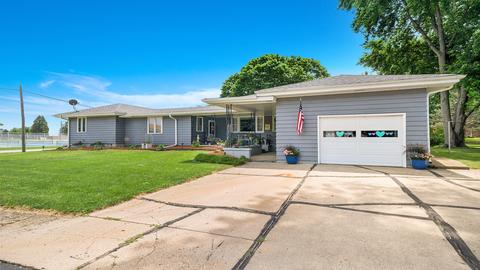 611 E Colden St, Polo, IL 61064 photo 1