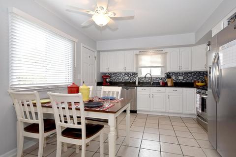 783 S Cedar Ave, Elmhurst, IL 60126 photo 11