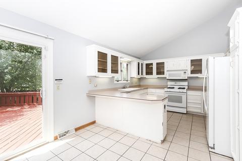 823 Wing St, Elgin, IL 60123 photo 8