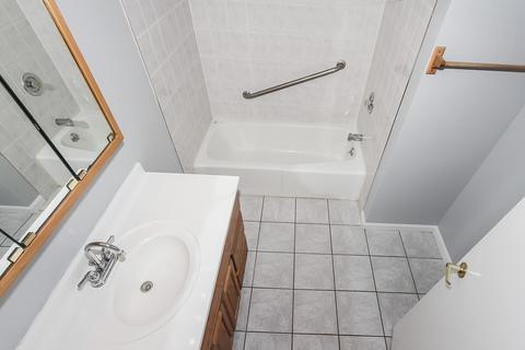 823 Wing St, Elgin, IL 60123 photo 16