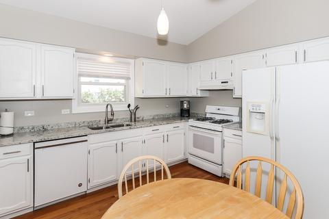 1339 Paddock Pl, Bartlett, IL 60103 photo 5