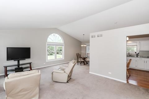 1339 Paddock Pl, Bartlett, IL 60103 photo 2