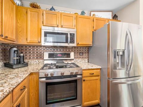 1490 Knotty Pine Dr, Elgin, IL 60123 photo 7