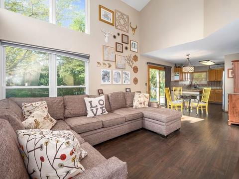 1490 Knotty Pine Dr, Elgin, IL 60123 photo 9