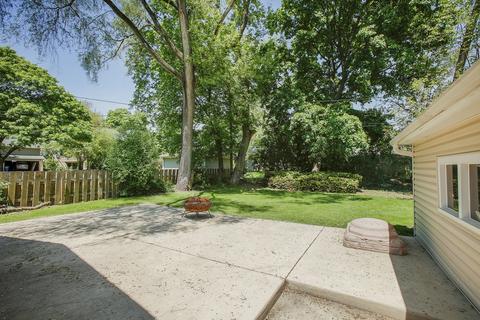 225 W Park Ave, Wheaton, IL 60189 photo 9