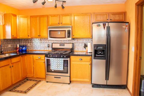 706 Rosemare Dr, Roscoe, IL 61073 photo 7
