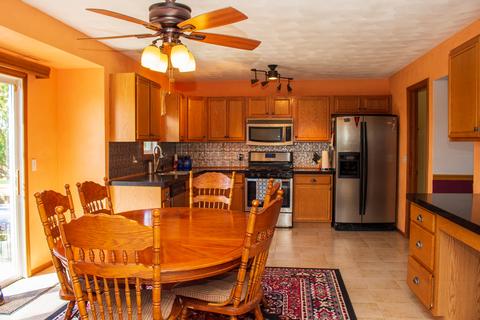 706 Rosemare Dr, Roscoe, IL 61073 photo 5