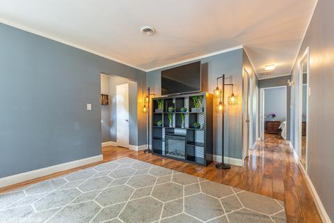 1439 N Ashbel Ave, Berkeley, IL 60163 photo 4