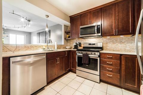 332 Sheridan Rd #2C, Willowbrook, IL 60527 photo 10