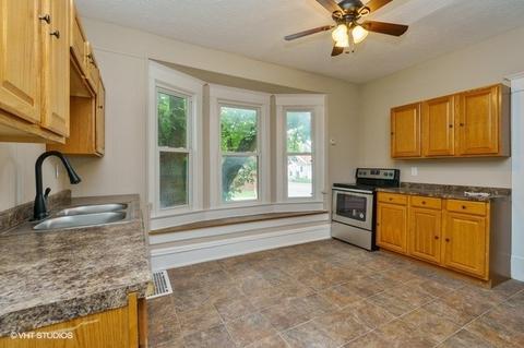 601 E Oakland Ave, Bloomington, IL 61701 photo 22