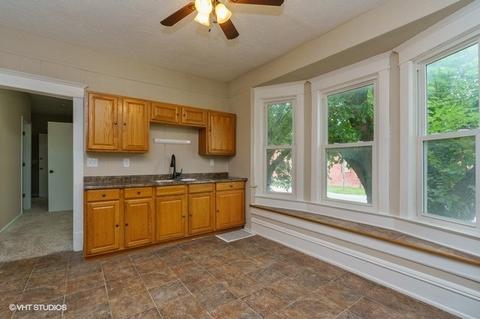 601 E Oakland Ave, Bloomington, IL 61701 photo 21