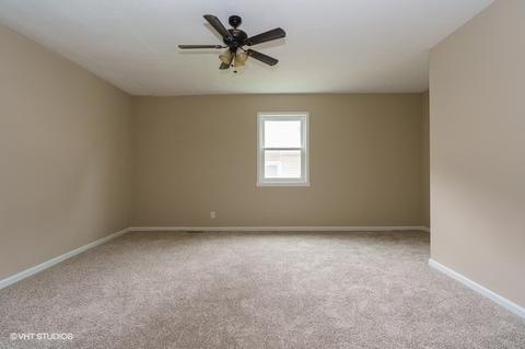 601 E Oakland Ave, Bloomington, IL 61701 photo 18