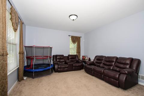 236 Atwell St, Elgin, IL 60124 photo 9