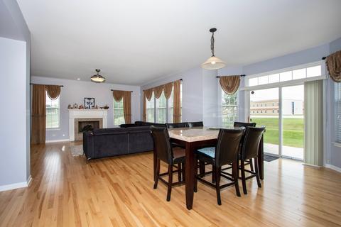 236 Atwell St, Elgin, IL 60124 photo 5