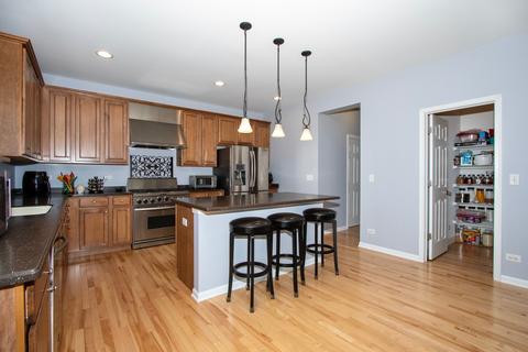 236 Atwell St, Elgin, IL 60124 photo 3