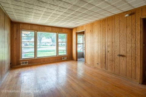 1249 Wayne Dr, Des Plaines, IL 60018 photo 3