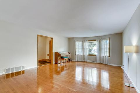 816 Murray Ave, Elgin, IL 60123 photo 5