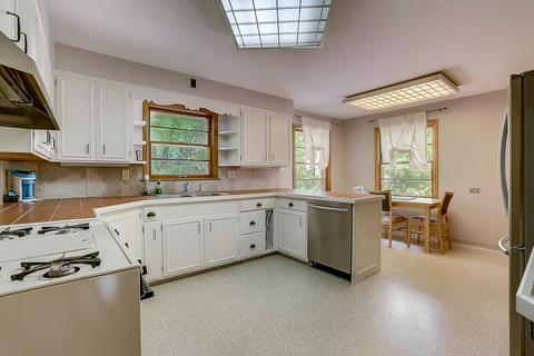 816 Murray Ave, Elgin, IL 60123 photo 11