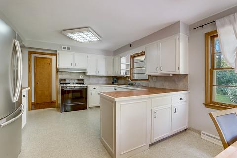 816 Murray Ave, Elgin, IL 60123 photo 9