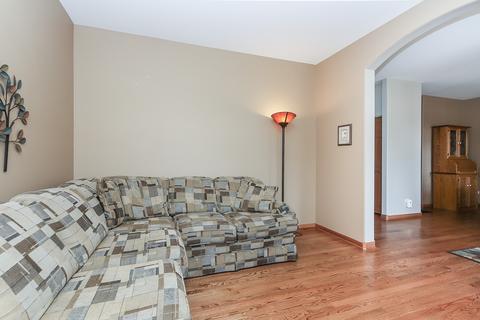 1900 Trappers Ct, Mchenry, IL 60050 photo 2