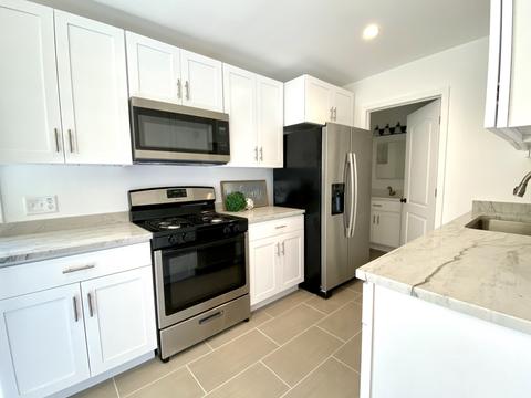 5219 West Ln, Mccullom Lake, IL 60050 photo 5