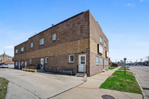 7228 Pershing Rd #2E, Lyons, IL 60534 photo 1