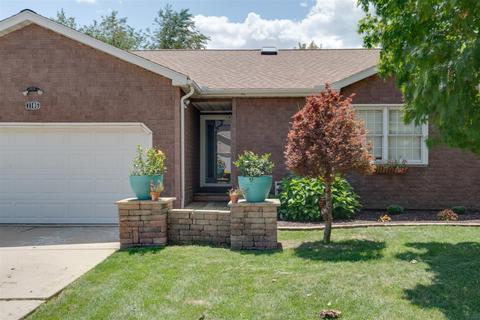 1105 Oak Hill St, Normal, IL 61761 photo 2