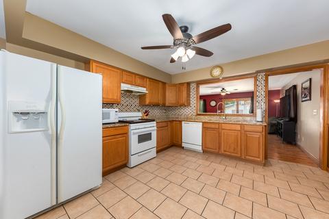309 E Prairie St, Plano, IL 60545 photo 3