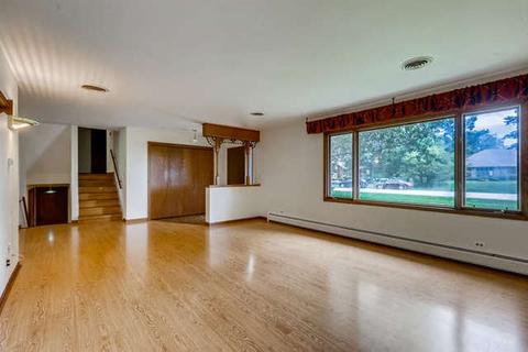 39 W085 Cliff Dr, Elgin, IL 60124 photo 9