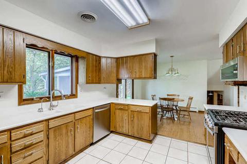 39 W085 Cliff Dr, Elgin, IL 60124 photo 15
