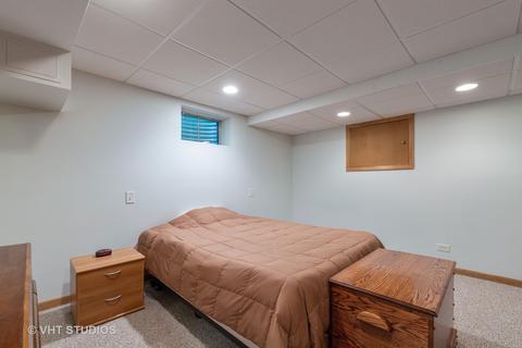 1104 Nottingham Ln, Elgin, IL 60120 photo 16