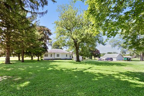 311 N Front St, Danforth, IL 60930 photo 2