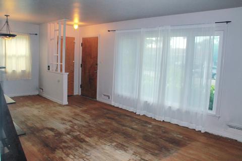 769 E Lincoln Ave, Des Plaines, IL 60018 photo 8
