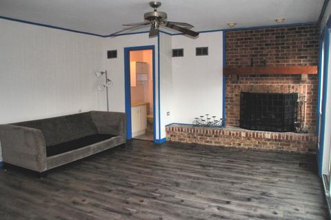 769 E Lincoln Ave, Des Plaines, IL 60018 photo 4