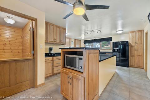 2 Coy Park Dr, Newark, IL 60541 photo 4