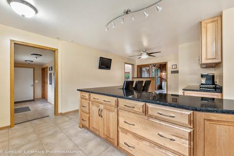 2 Coy Park Dr, Newark, IL 60541 photo 3